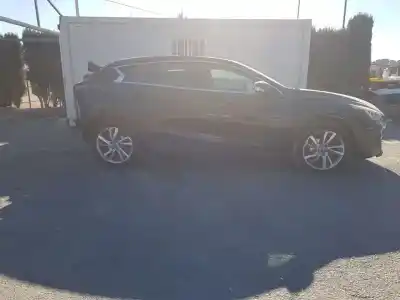 Véhicule à la ferraille infiniti q30 1.5d premium city black 109 cv / 80 kw de l'année 2018 alimenté k9kf6