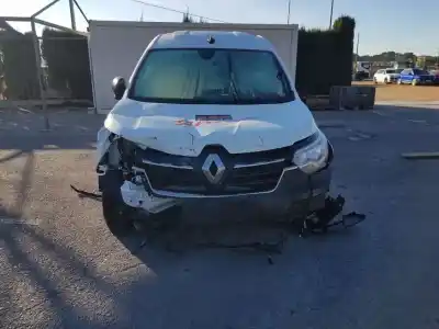 Vehicul casat renault express van al anului 2023 alimentat k9k876