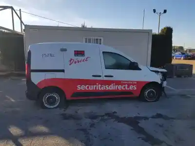 Vehicul casat renault express van al anului 2023 alimentat k9k876