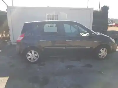 Veicolo di demolizione renault scenic ii authentique dell'anno 2005 alimentato f9q812
