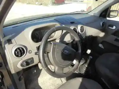 Veículo de Sucata ford fusion (cbk) ambiente do ano 2002 alimentado f6ja