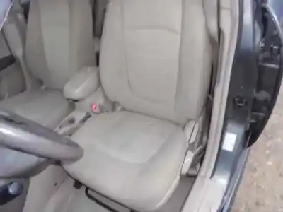 Veículo de Sucata kia cerato 2.0 lx crdi familiar do ano 2006 alimentado d4ea