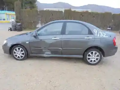 Veículo de Sucata KIA CERATO 2.0 LX CRDi Familiar do ano 2006 alimentado D4EA