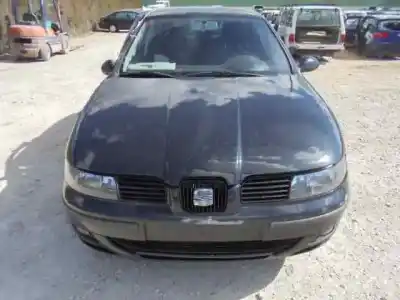 Здавання транспортного засобу seat leon (1m1) stella року 2003 потужний alh