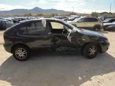 Здавання транспортного засобу seat leon (1m1) stella року 2003 потужний alh