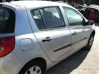 Veicolo di demolizione renault clio iii 1.5 dci diesel dell'anno 2005 alimentato k9km7