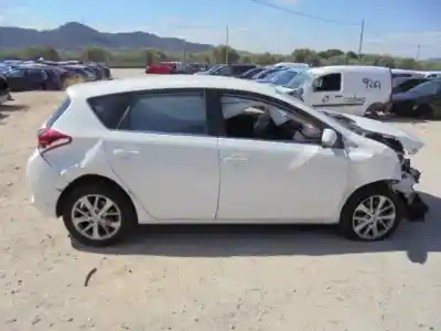 Veículo de Sucata toyota auris active do ano 2014 alimentado 1zr