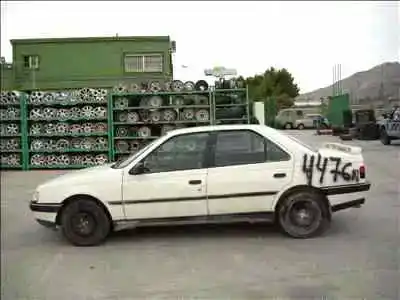 Véhicule à la ferraille PEUGEOT 405 BERLINA Clim de l'année 1992 alimenté 