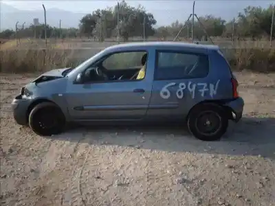 Утилизация автомобиля RENAULT CLIO II FASE II (B/CB0) 1.5 dCi Diesel 65 CV / 48 KW года 2001 питание K9K704