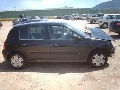 Veicolo di demolizione renault clio ii fase ii (b/cb0) authentique dell'anno 2001 alimentato 