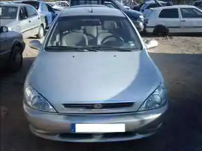 Veicolo di demolizione kia rio ls berlina dell'anno 2002 alimentato a5d