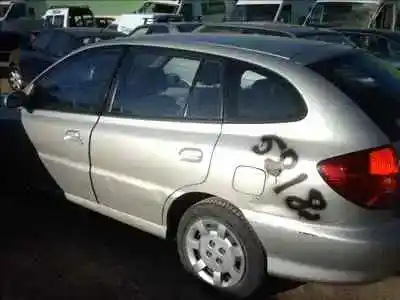 Veicolo di demolizione kia rio ls berlina dell'anno 2002 alimentato a5d