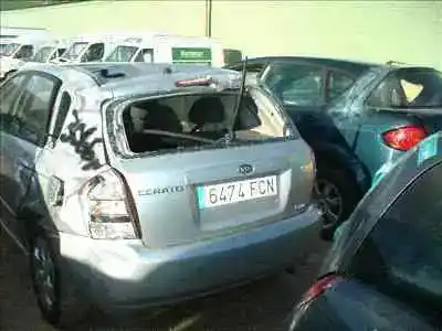 Veículo de Sucata kia cerato 2.0 lx crdi familiar do ano 2004 alimentado d4fb