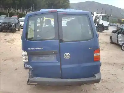 Здавання транспортного засобу volkswagen t5 transporter furgón/combi (7h) 2.5 combi 4motion [2.5 ltr. - 96 kw tdi] року 2003 потужний axd