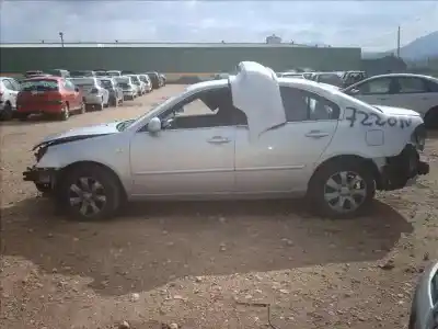 Veicolo di demolizione KIA MAGENTIS Active dell'anno 2006 alimentato D4EA