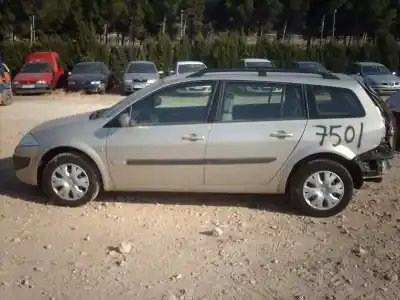 Здавання транспортного засобу RENAULT MEGANE II FAMILIAR Authentique року 2006 потужний K4MD812 Здавання транспортного засобу RENAULT MEGANE II FAMILIAR Authentique року 2006 потужний K4MD812