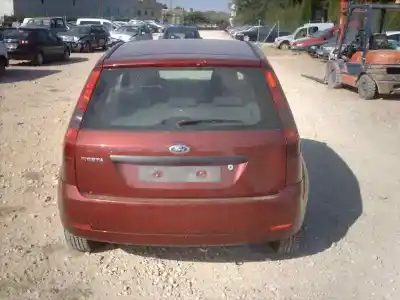 Veículo de Sucata ford fiesta (cbk) ghia do ano 2001 alimentado f6ja