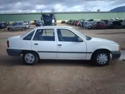 Veículo de Sucata opel kadett e ls berlina do ano 1987 alimentado 16sv