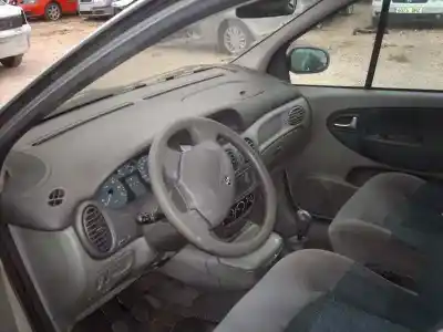Scrapping Vehicle renault scénic i monospace (ja0/1_, fa0_) 1.9 dti (ja1u) of the year 2002 powered f9q744