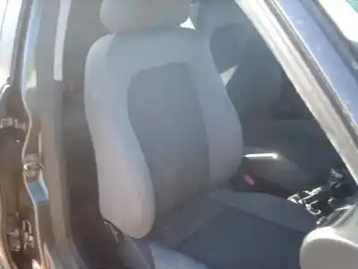 Здавання транспортного засобу seat toledo (1m2) select року 2003 потужний asv