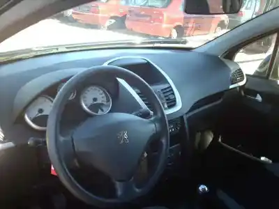 Veículo de Sucata peugeot 207 urban do ano 2007 alimentado 8hz