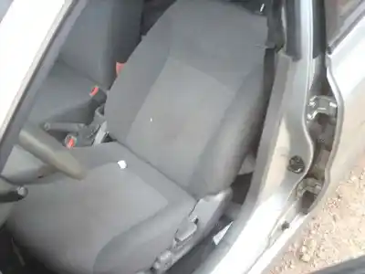 Veículo de Sucata kia rio ls berlina do ano 2003 alimentado a3d