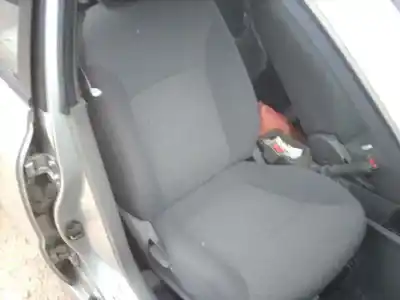 Veículo de Sucata kia rio ls berlina do ano 2003 alimentado a3d