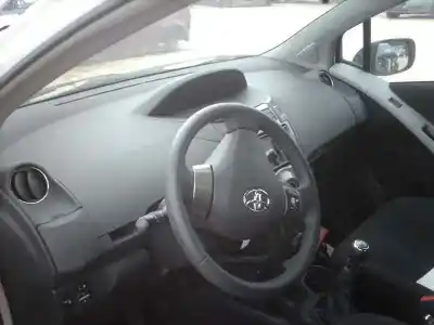 Veículo de Sucata toyota yaris active do ano 2011 alimentado 1ndtv