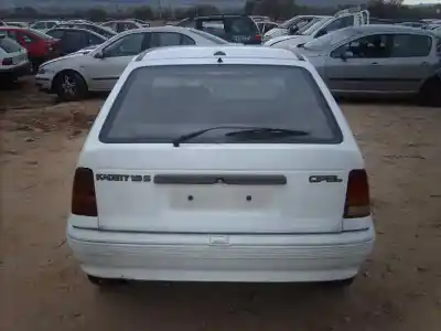 Vehicul casat opel kadett e ls berlina al anului 1989 alimentat 16sv