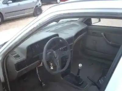 Vehicul casat opel kadett e ls berlina al anului 1989 alimentat 16sv