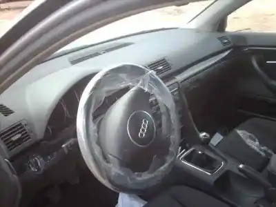 Veículo de Sucata audi a4 avant (8e) 1.9 tdi (96kw) do ano 2003 alimentado avf