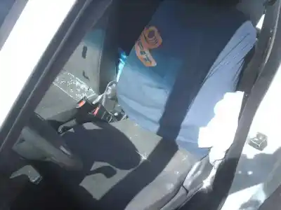 Veículo de Sucata opel combo familiar do ano 2002 alimentado y17dtl