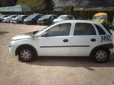 Здавання транспортного засобу opel corsa c comfort року 2001 потужний z12xe