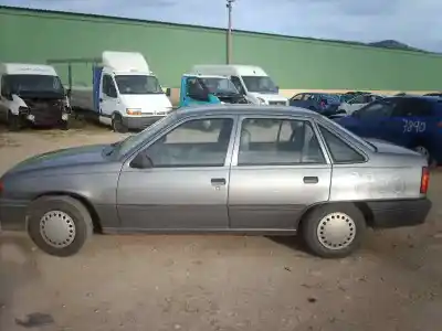 Veículo de Sucata OPEL KADETT E LS Berlina do ano 1988 alimentado 16SV