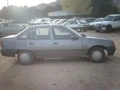 Vehicul casat opel kadett e ls berlina al anului 1988 alimentat 16sv