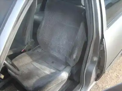 Vehicul casat opel kadett e ls berlina al anului 1988 alimentat 16sv