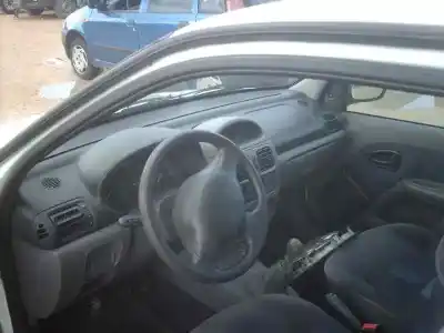 Здавання транспортного засобу renault clio ii fase i (b/cbo) 1.4 alize 75 cv / 55 kw року 2000 потужний e7jc6