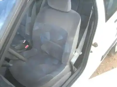 Здавання транспортного засобу renault clio ii fase i (b/cbo) 1.4 alize 75 cv / 55 kw року 2000 потужний e7jc6
