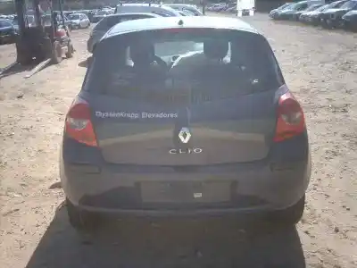 Здавання транспортного засобу renault clio iii authentique року 2008 потужний k9k768