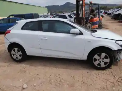 Veículo de Sucata kia pro cee´d (ed) 1.6 crdi 90 do ano 2011 alimentado d4fb-5w
