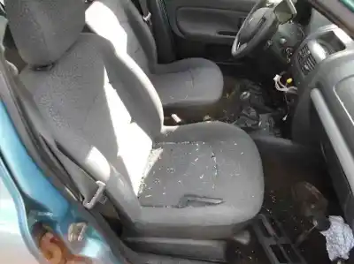 Здавання транспортного засобу renault clio ii fase ii (b/cb0) campus року 2007 потужний d7f726