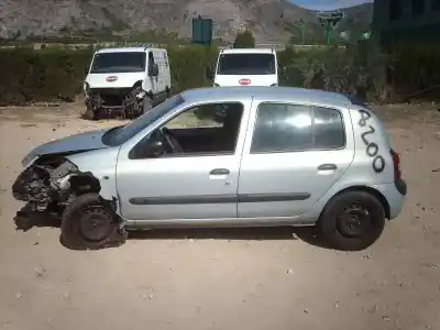 Veicolo di demolizione renault clio ii fase ii (b/cb0) expression dell'anno 2002 alimentato d4fb712
