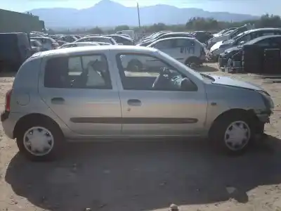 Veicolo di demolizione renault clio ii fase ii (b/cb0) expression dell'anno 2002 alimentato d4fb712