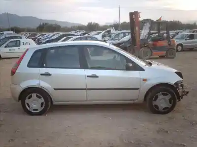 Veículo de Sucata ford fiesta (cbk) ghia do ano 2003 alimentado f6ja