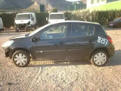 Здавання транспортного засобу renault clio iii exception року 2009 потужний d4fd7