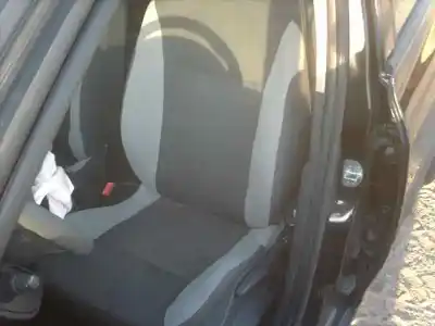 Здавання транспортного засобу renault clio iii exception року 2009 потужний d4fd7