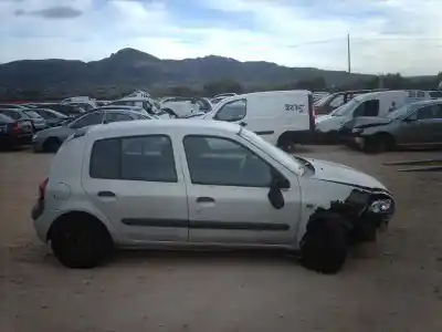 Здавання транспортного засобу renault clio ii fase ii (b/cb0) expression року 2002 потужний d7fg7