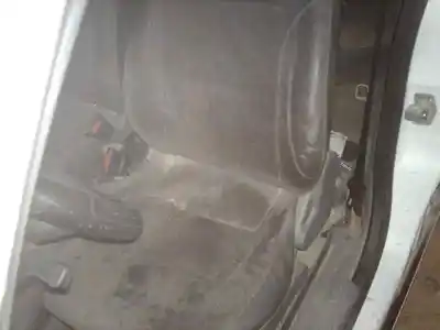 Veículo de Sucata opel combo familiar do ano 2003 alimentado y17dtl