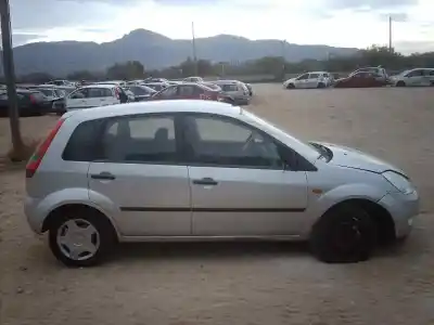Veículo de Sucata ford fiesta (cbk) ghia do ano 2003 alimentado f6ja