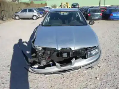 Veículo de Sucata seat toledo (1m2) select do ano 2005 alimentado asv